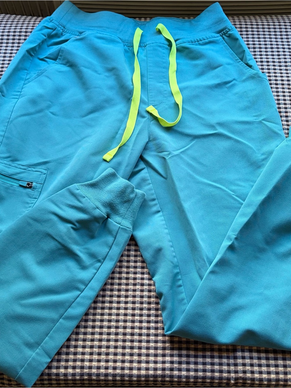 Figs Woman’s Turquoise Drawstring Jogger Scrub Pants